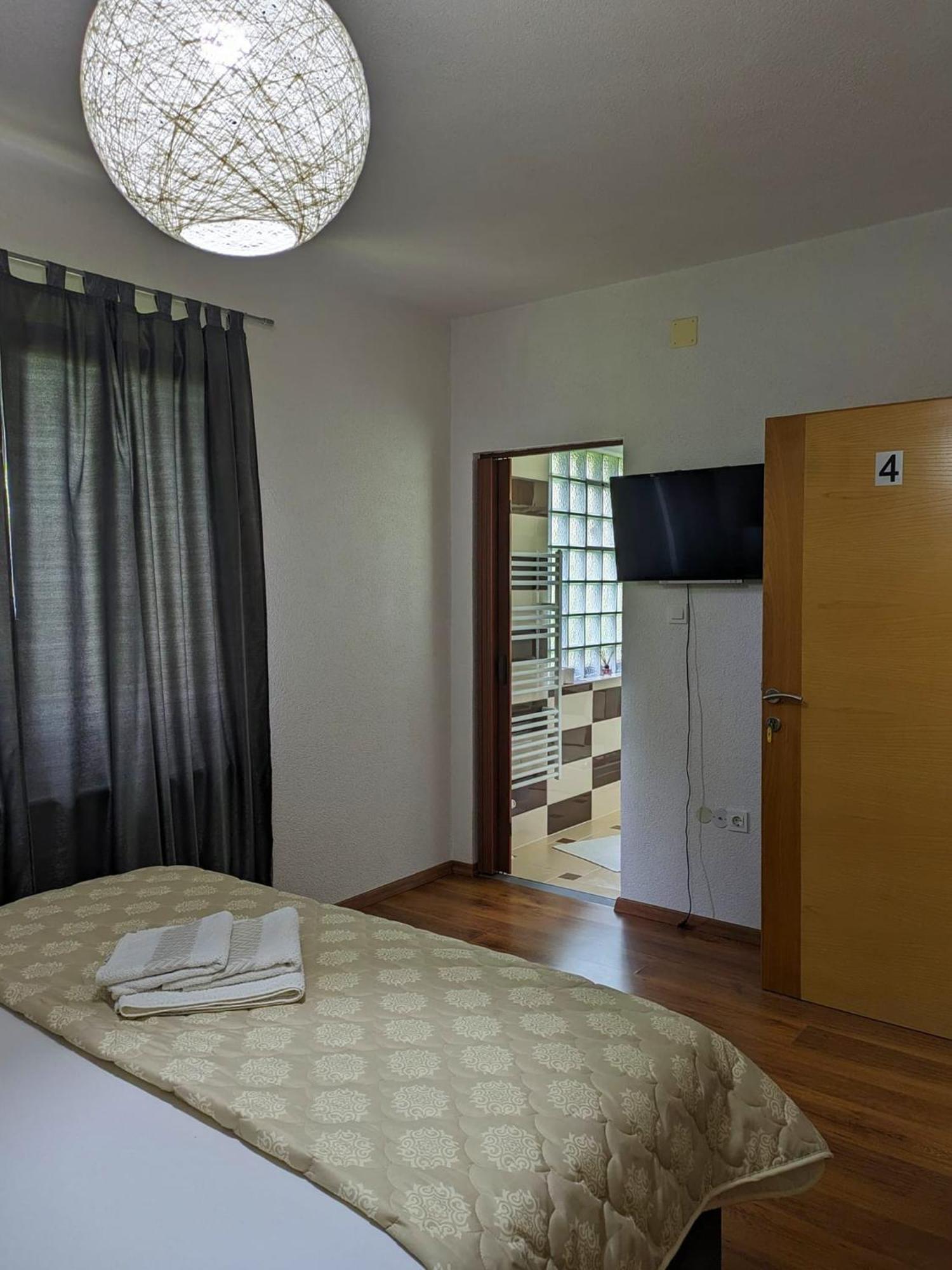 Vacation Home Keskic Velika Gata Eksteriør billede