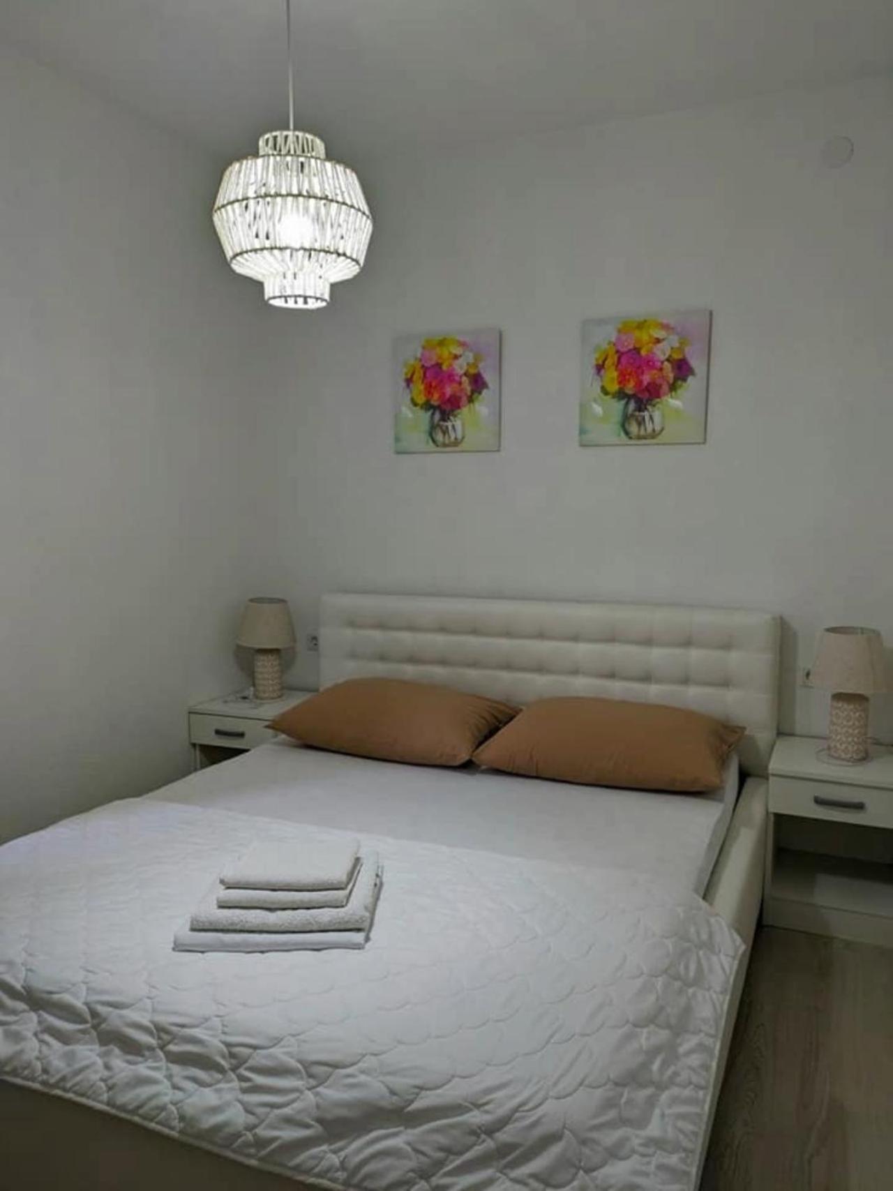 Vacation Home Keskic Velika Gata Eksteriør billede