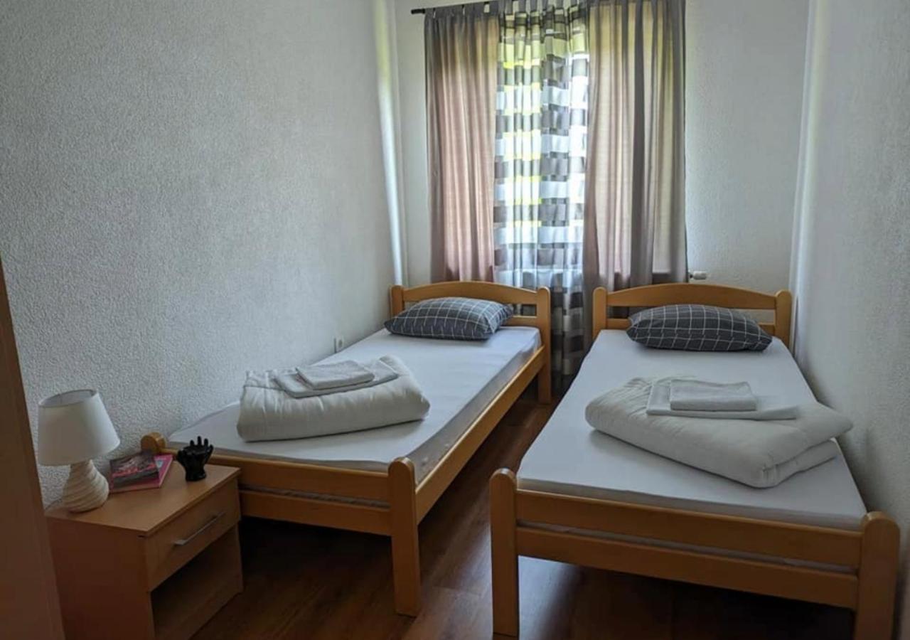 Vacation Home Keskic Velika Gata Eksteriør billede