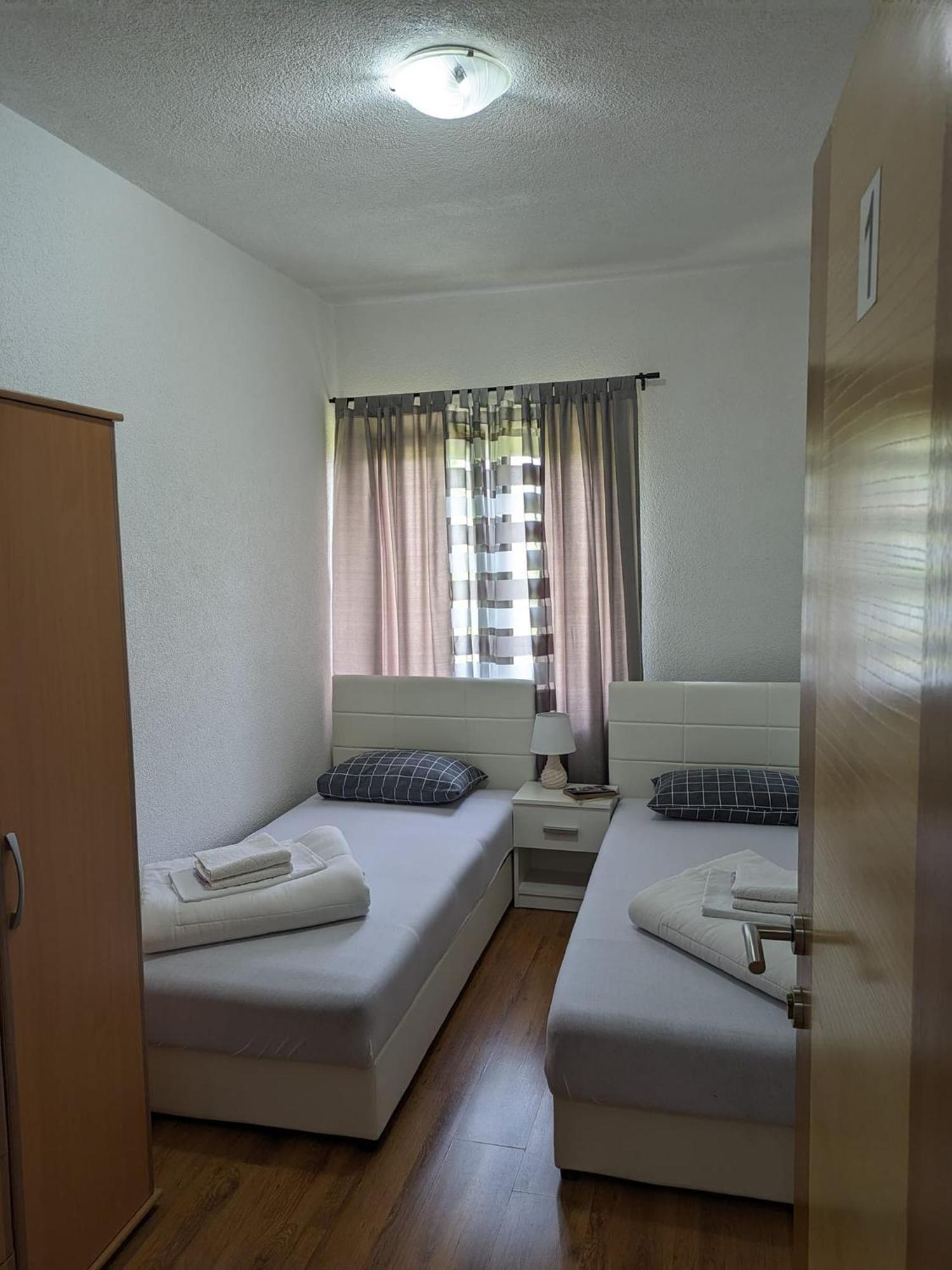 Vacation Home Keskic Velika Gata Eksteriør billede